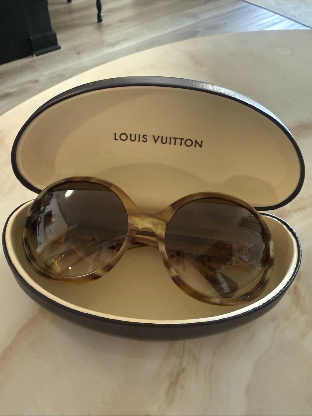 Louis Vuitton Round Brown Gradient Women’s Sunglasses